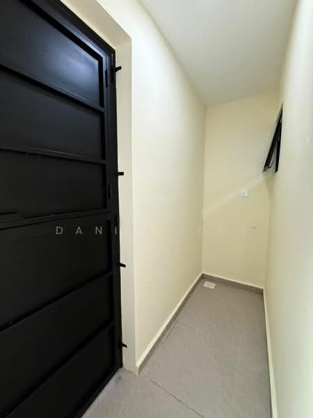 Rumah Teres 2-Tingkat untuk Dijual di Bandar Baru Permas Jaya (Permas Jaya) - Daniel Yong - Entrance - PropertyGuru.com.my