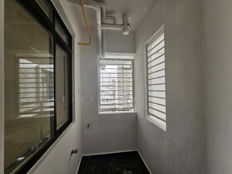 Kondominium untuk Dijual di Tamara - Azizirrahim . - Balcony - PropertyGuru.com.my