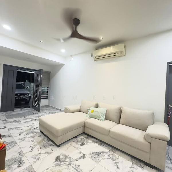 Rumah Teres 1.5-Tingkat untuk Dijual di Johor Bahru (Johor) - Kym Kee - Living Room - PropertyGuru.com.my