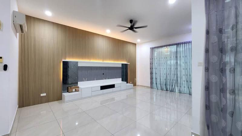 Bungalow House for Rent in Taman Desa Tebrau (Tebrau) - Vivy Ng - Living Room - PropertyGuru.com.my
