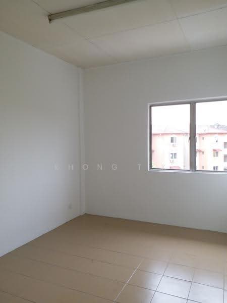 Apartment for Rent at Pangsapuri Randa - Khong T.K - Master Bedroom - PropertyGuru.com.my