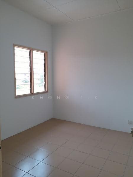 Apartment for Rent at Pangsapuri Randa - Khong T.K - Bedroom No.2 - PropertyGuru.com.my
