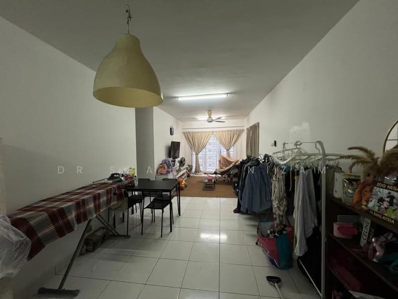 Kediaman Servis untuk Dijual di Alam Idaman - Dr Shahril Nizam - Living Room - PropertyGuru.com.my