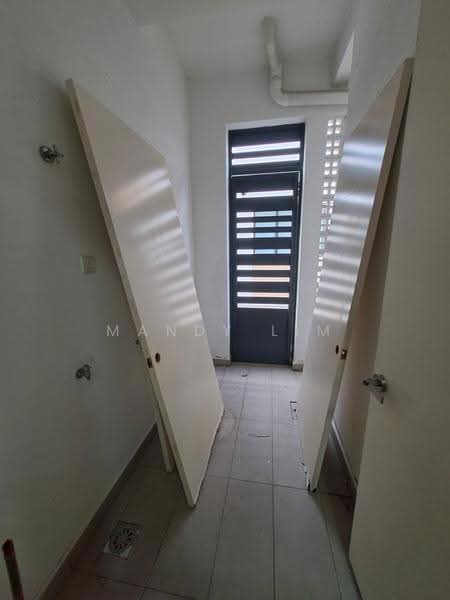 Rumah Teres 2-Tingkat untuk Disewa di 16 Sierra (Puchong) - Mandy Lim - Entrance - PropertyGuru.com.my