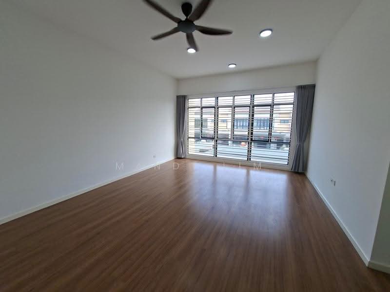 Rumah Teres 2-Tingkat untuk Disewa di 16 Sierra (Puchong) - Mandy Lim - Living Room - PropertyGuru.com.my