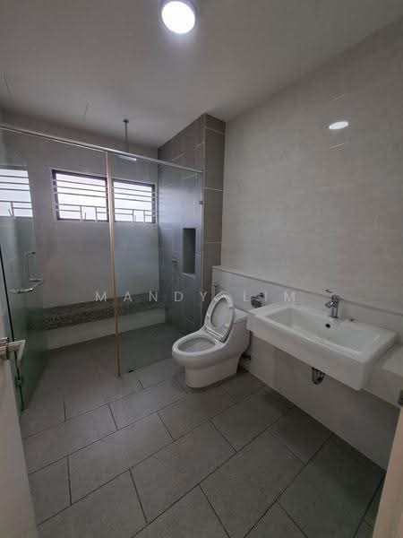 Rumah Teres 2-Tingkat untuk Disewa di 16 Sierra (Puchong) - Mandy Lim - Bathroom - PropertyGuru.com.my