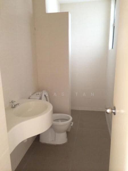 Kediaman Servis untuk Dijual di Platinum Lake PV 21 - Lucas Tan - Bathroom - PropertyGuru.com.my