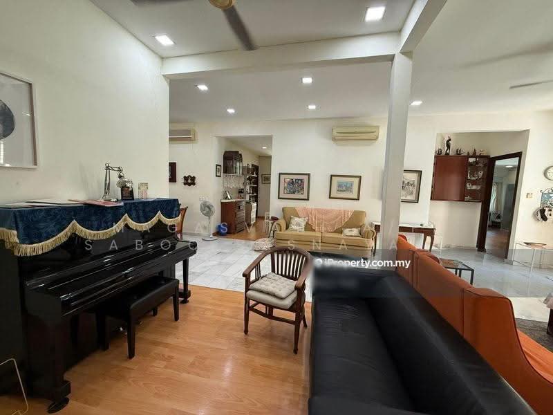 Bungalow House untuk Dijual di Bukit Gasing (Petaling Jaya) - Magasvari A/P Saboo Basnayake - Living Room - PropertyGuru.com.my