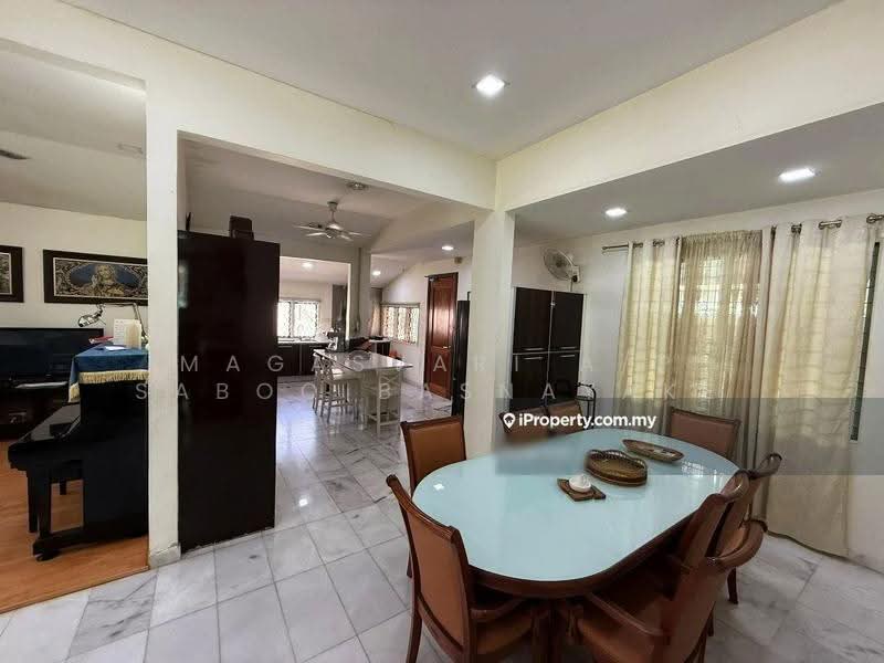 Bungalow House untuk Dijual di Bukit Gasing (Petaling Jaya) - Magasvari A/P Saboo Basnayake - Dining Room - PropertyGuru.com.my
