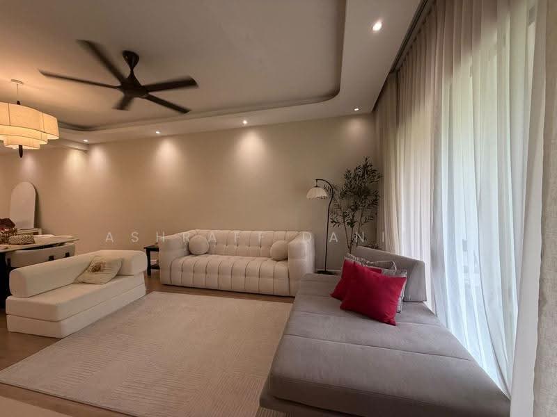 Kondominium untuk Dijual di Cyber Heights Villa - Ashraff Daniel - Living Room - PropertyGuru.com.my