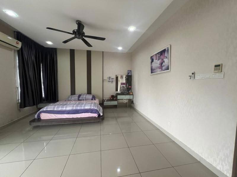 Semi-Detached House for Sale in Taman Universiti (Skudai) - Suny Sior - Bedroom - PropertyGuru.com.my