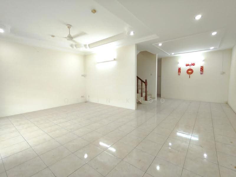 2-storey Terraced House for Sale in Taman Desa Rishah (Ipoh) - Qazin Khoo - Living Room - PropertyGuru.com.my