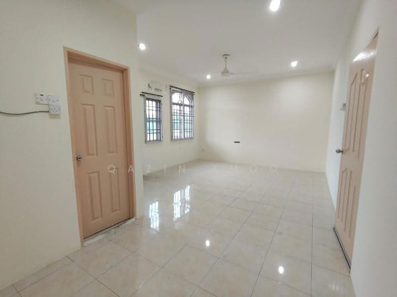 2-storey Terraced House for Sale in Taman Desa Rishah (Ipoh) - Qazin Khoo - Living Room - PropertyGuru.com.my