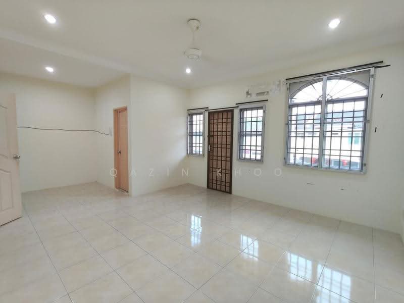 2-storey Terraced House for Sale in Taman Desa Rishah Indah (Ipoh) - Qazin Khoo - Living Room - PropertyGuru.com.my
