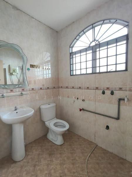 2-storey Terraced House for Sale in Taman Desa Rishah Indah (Ipoh) - Qazin Khoo - Bathroom - PropertyGuru.com.my