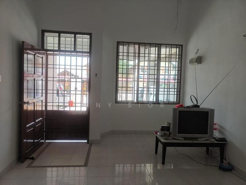1-storey Terraced House for Sale in Taman Impian Emas (Skudai) - Suny Sior - Living Room - PropertyGuru.com.my