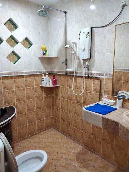 2-storey Terraced House for Sale in Taman Pengkalan Barat (Ipoh) - Joanne lee - Bathroom - PropertyGuru.com.my