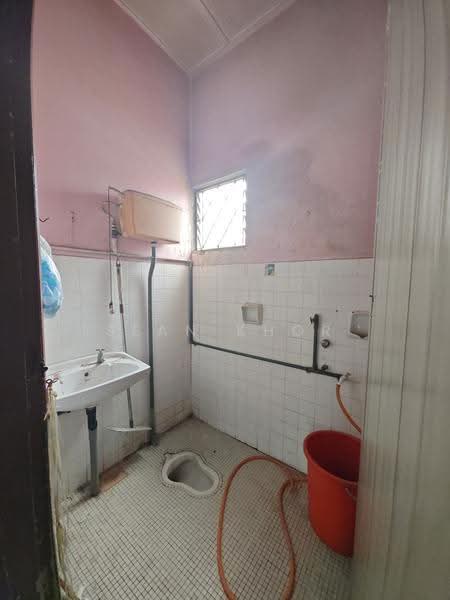 1-storey Terraced House for Sale in Tebrau (Johor) - Sean Khor - Bathroom - PropertyGuru.com.my