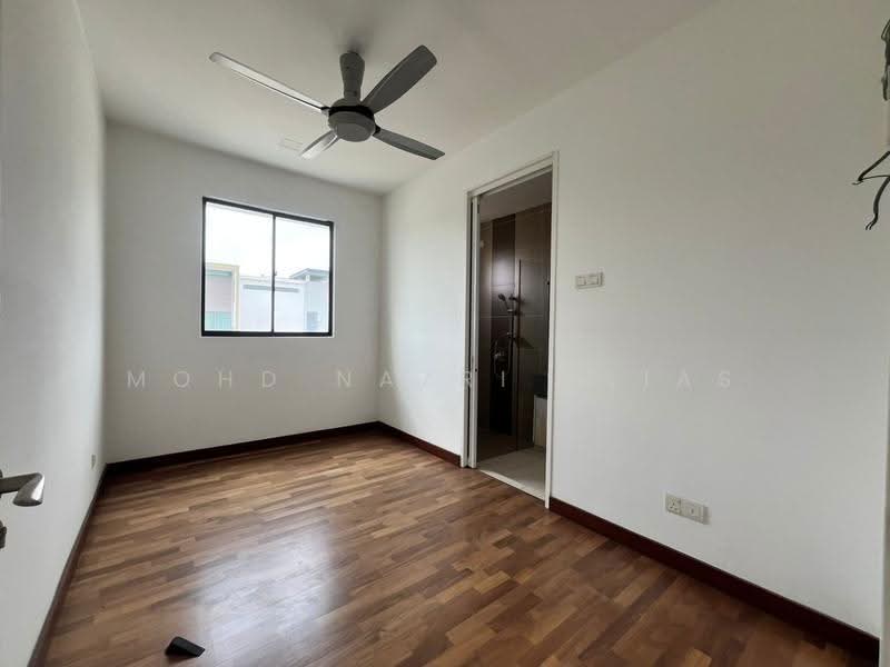 Rumah Berkembar untuk Dijual di Denai Alam (Shah Alam) - Mohd Nazri Alias - Bedroom - PropertyGuru.com.my