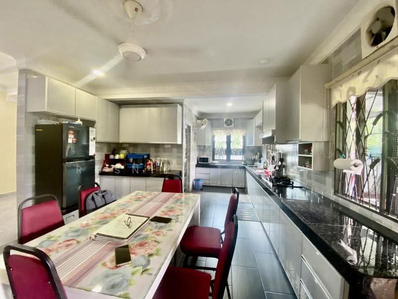 2-storey Terraced House for Sale in Bangi (Selangor) - Rosniza Tanidi - Kitchen - PropertyGuru.com.my