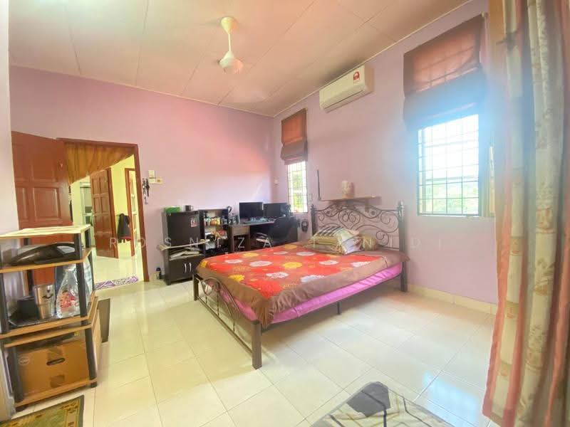 2-storey Terraced House for Sale in Bangi (Selangor) - Rosniza Tanidi - Bedroom - PropertyGuru.com.my