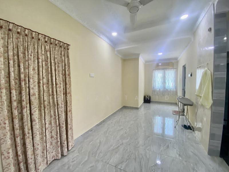 2-storey Terraced House for Sale in Bangi (Selangor) - Rosniza Tanidi - Living Room - PropertyGuru.com.my