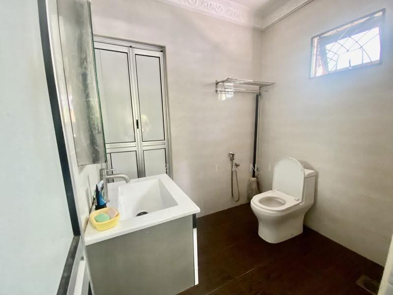 2-storey Terraced House for Sale in Bangi (Selangor) - Rosniza Tanidi - Bathroom - PropertyGuru.com.my