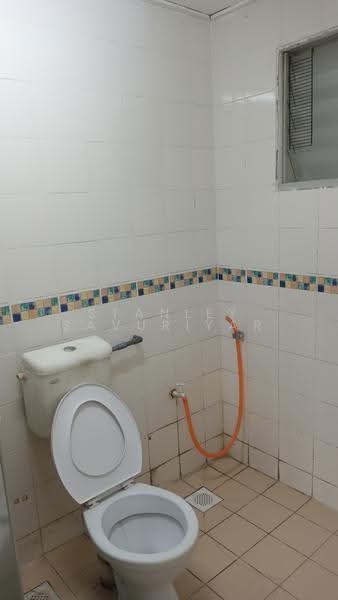 Flat for Rent at Pangsapuri Seri Jati - Stanley Savuriyar - Bathroom - PropertyGuru.com.my