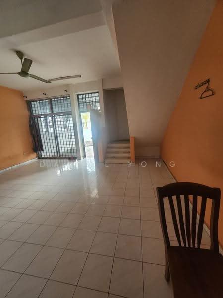 Rumah Teres 2-Tingkat untuk Dijual di Taman Sri Intan (Johor Bahru) - Daniel Yong - Living Room - PropertyGuru.com.my