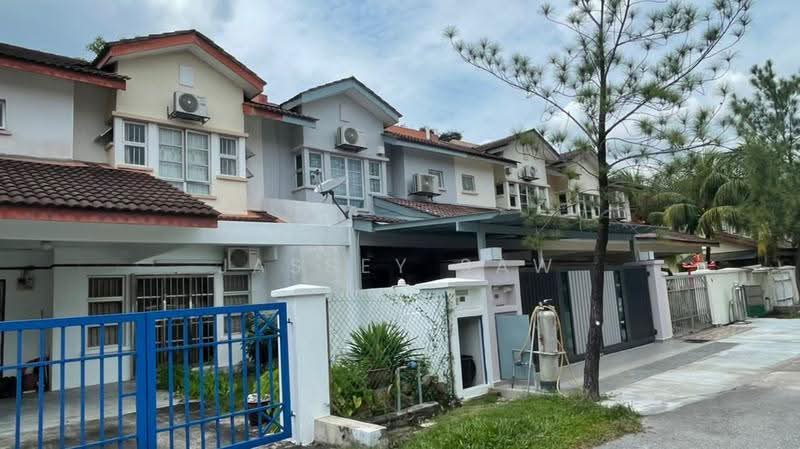 Terraced House for Sale in Bandar Putra Permai (Seri Kembangan) - Jassey Saw - Exterior - PropertyGuru.com.my