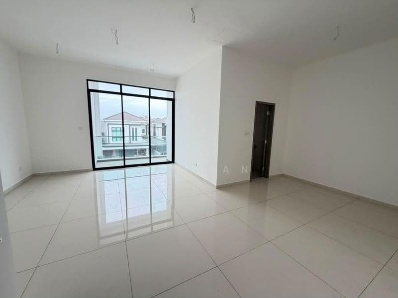 Rumah Kluster untuk Dijual di Austin Crest (Johor Bahru) - Sky Tan - Living Room - PropertyGuru.com.my