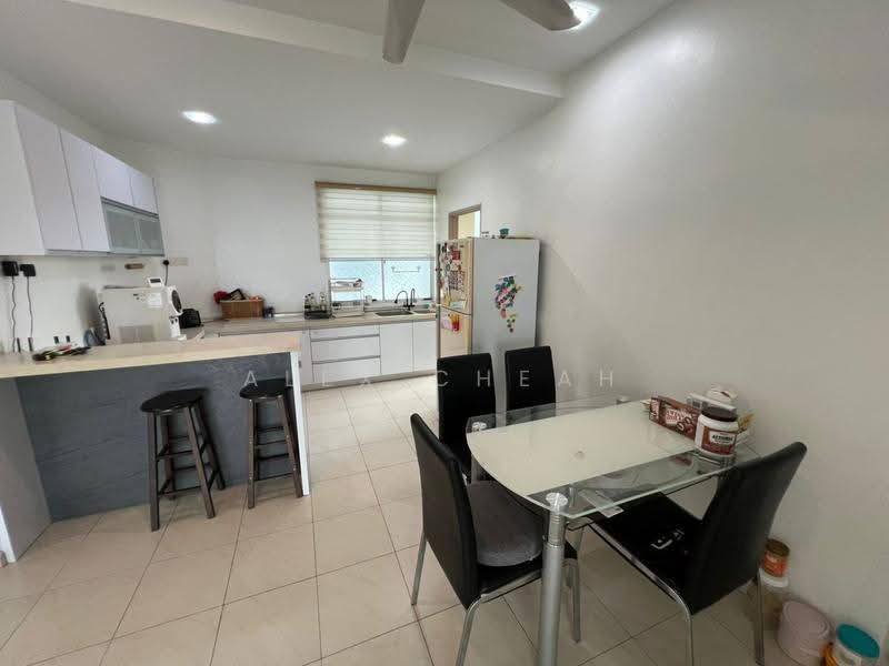 Kondominium untuk Disewa di Desa Airmas Condominium - Alex Cheah - Kitchen - PropertyGuru.com.my