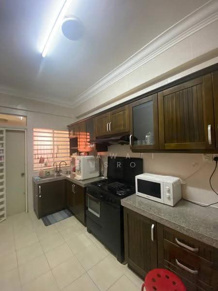 Rumah Teres 2-Tingkat untuk Disewa di Alam Budiman (Shah Alam) - Salawati Busro - Kitchen - PropertyGuru.com.my