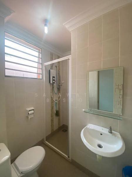 Rumah Teres 2-Tingkat untuk Disewa di Alam Budiman (Shah Alam) - Salawati Busro - Bathroom - PropertyGuru.com.my