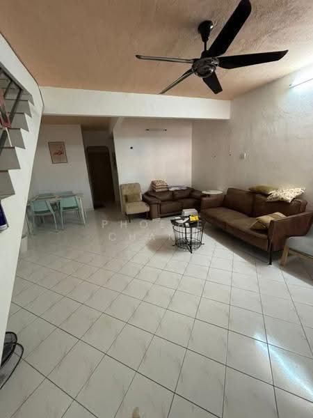 2-storey Terraced House for Sale in Taman Song Choon (Ipoh) - Phoebe Chang - Living Room - PropertyGuru.com.my