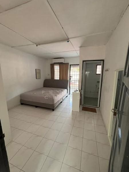 2-storey Terraced House for Sale in Taman Song Choon (Ipoh) - Phoebe Chang - Bedroom - PropertyGuru.com.my