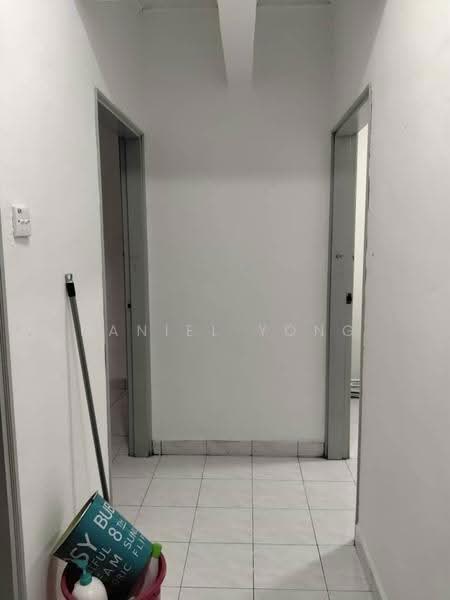 Apartment for Sale at Sri Putra Apartment - Daniel Yong - Corridor - PropertyGuru.com.my
