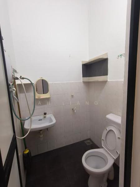 Rumah Teres 1-Tingkat untuk Dijual di Taman Pulai Indah (Johor Bahru) - Ah Liang - Bathroom - PropertyGuru.com.my