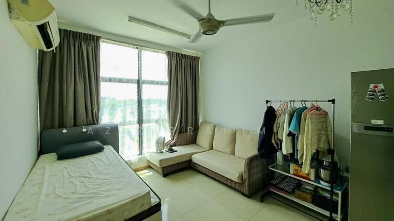 Kediaman Servis untuk Dijual di Vista Alam - Azizirrahim . - Living Room - PropertyGuru.com.my