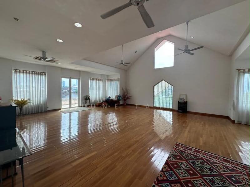 Bungalow House for Sale in Taman Stulang Laut (Johor Bahru) - June Tan - Living Room - PropertyGuru.com.my