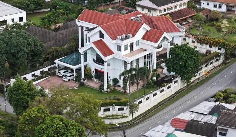 Bungalow House for Sale in Taman Stulang Laut (Johor Bahru) - June Tan - Exterior - PropertyGuru.com.my