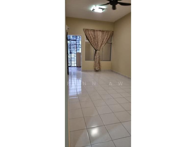 Rumah Teres 1-Tingkat untuk Disewa di Bandar Putra Kulai (Kulai) - Finn Aw - Living Room - PropertyGuru.com.my