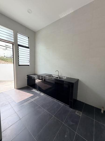 Bungalow House for Sale in Serdang (Seri Kembangan) - ChaoLim . - Kitchen - PropertyGuru.com.my