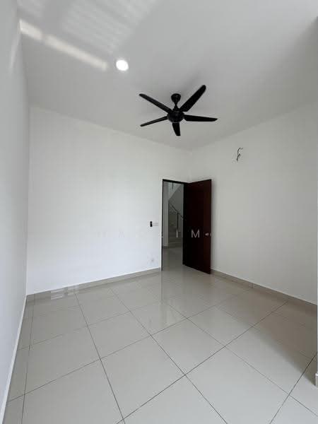 Bungalow House for Sale in Serdang (Seri Kembangan) - ChaoLim . - Interior - PropertyGuru.com.my