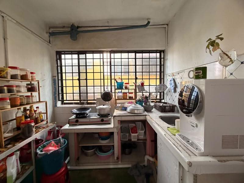 Flat for Sale at Bandar Selesa Jaya - Leanne Liew - Kitchen - PropertyGuru.com.my