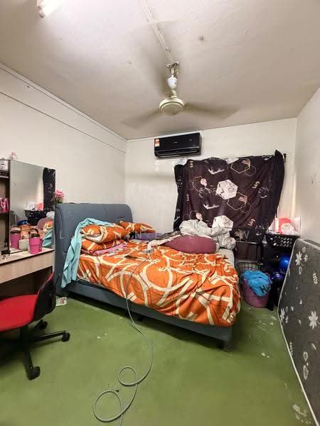 Flat for Sale at Bandar Selesa Jaya - Leanne Liew - Bedroom - PropertyGuru.com.my