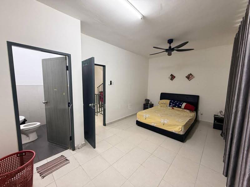 2.5-storey Terraced House for Sale in Taman Pulai Mutiara (Iskandar Puteri (Nusajaya)) - Yvonne Lim - Bedroom - PropertyGuru.com.my