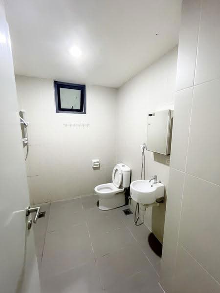 Kondominium untuk Disewa di The Promenade - Jinelle Ong - Bathroom - PropertyGuru.com.my