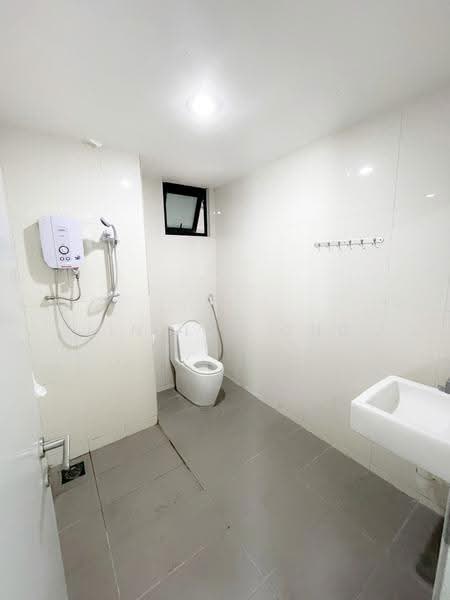 Kondominium untuk Disewa di The Promenade - Jinelle Ong - Bathroom - PropertyGuru.com.my