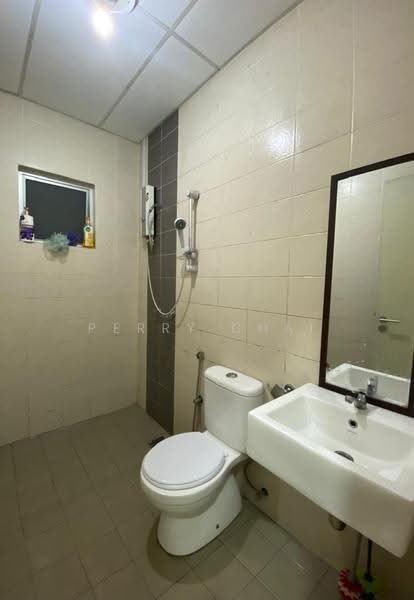 Kediaman Servis untuk Disewa di I Residence - Perry Chai - Bathroom - PropertyGuru.com.my